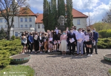 wręczenie nagród absolwentom