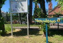 odpoczynek w szkolnym ogródku