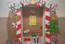 Piękne drzwi do sal lekcyjnych