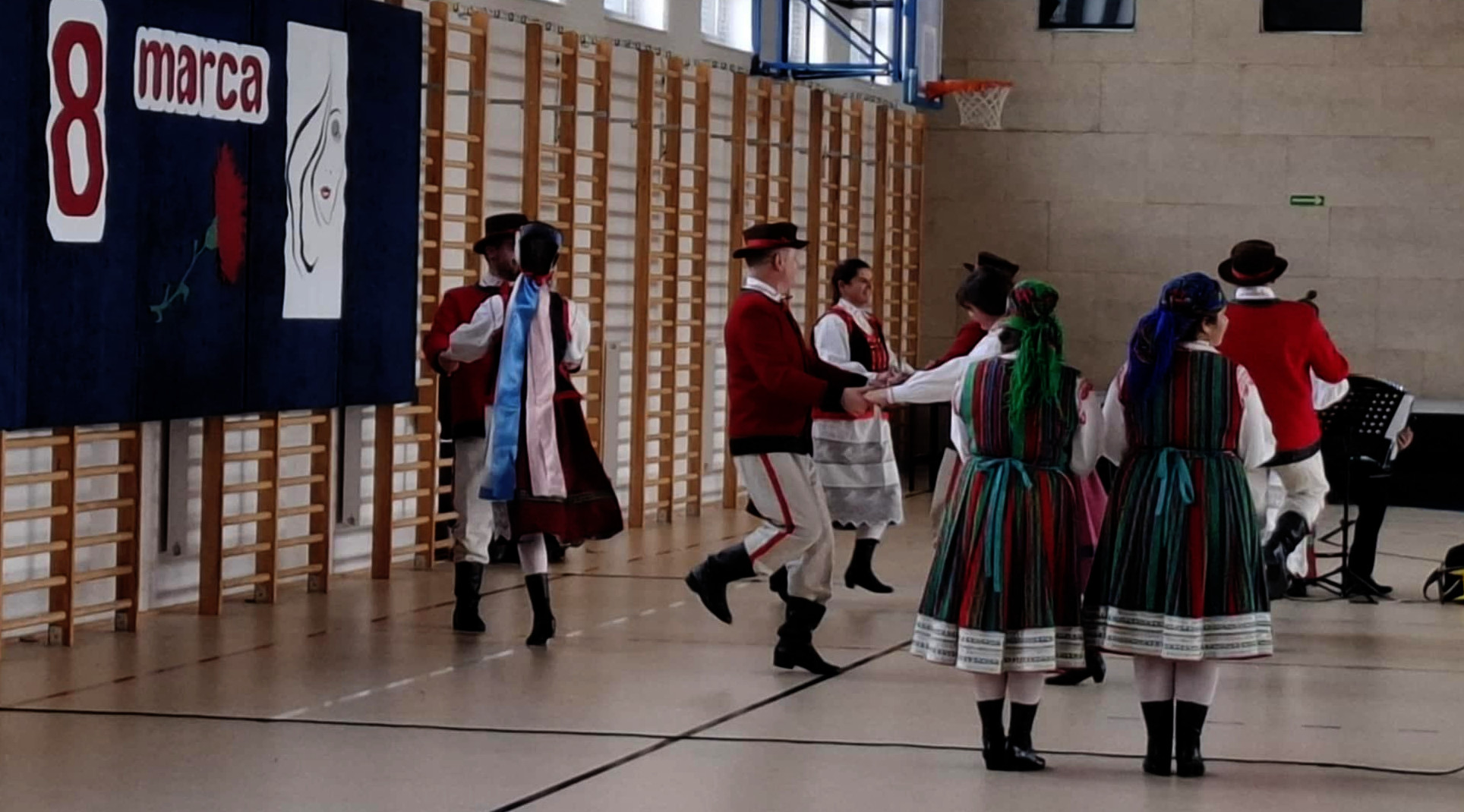 Zespół Pieśni i Tańca Bez Wianka