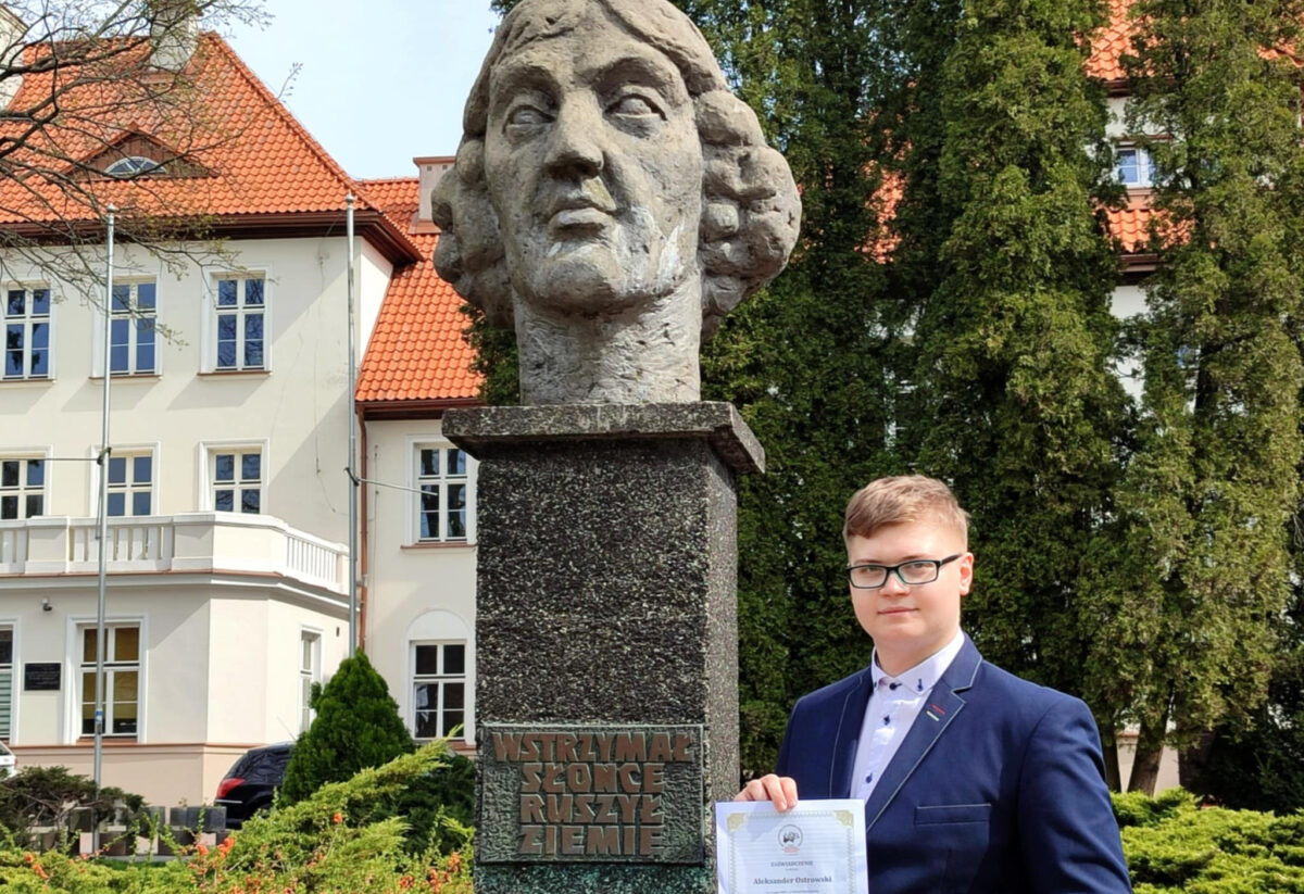 Aleksander Ostrowski finalistą Ogólnopolskiej Olimpiady Przedmiotowej "Losy żołnierza i dzieje oręża polskiego im. mjr. Marka Gajewskiego".