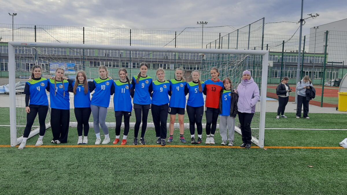 Piłka nożna dziewcząt