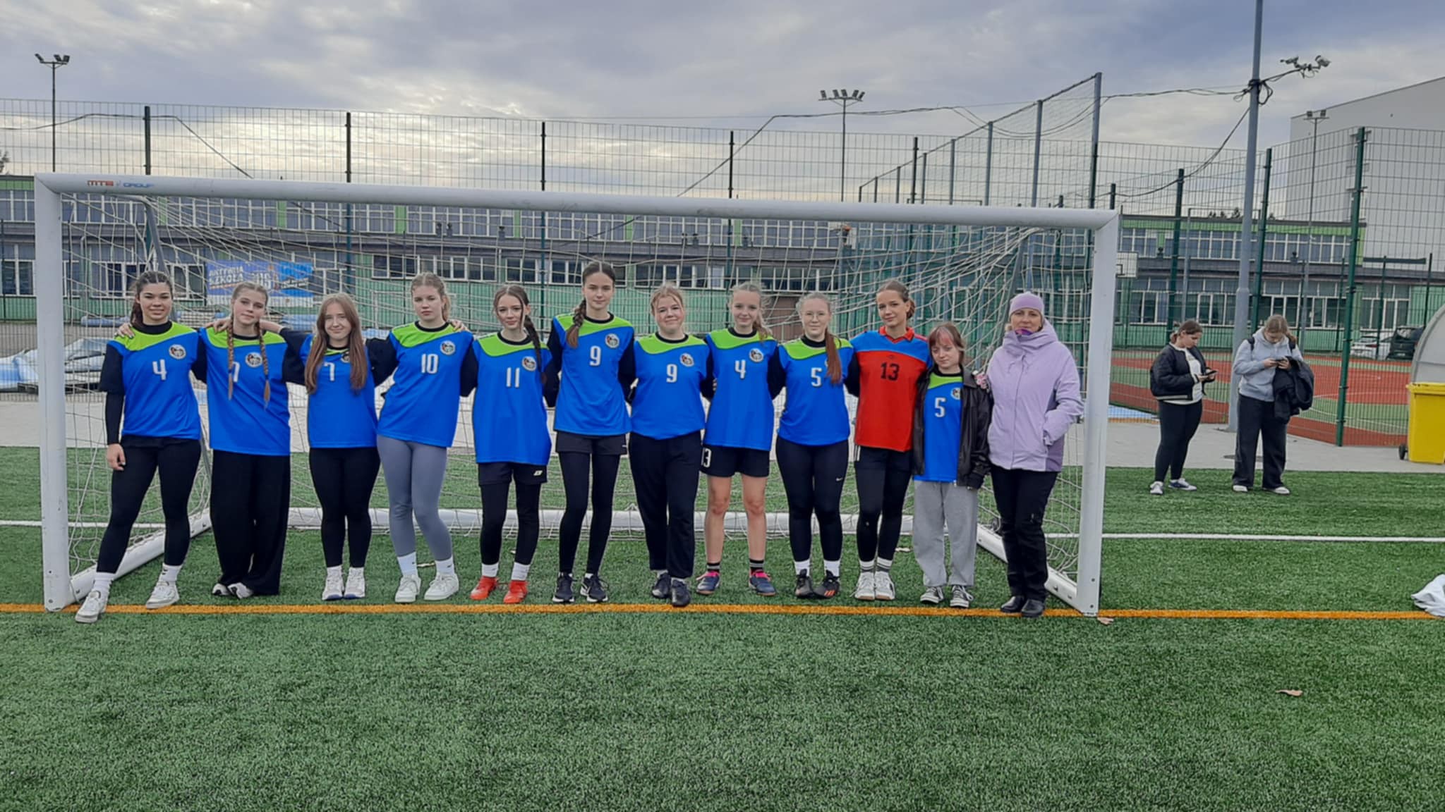 Piłka nożna dziewcząt