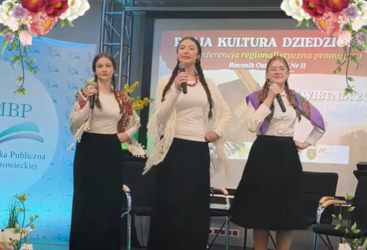 Występ uczennic w Starej Elektrowni