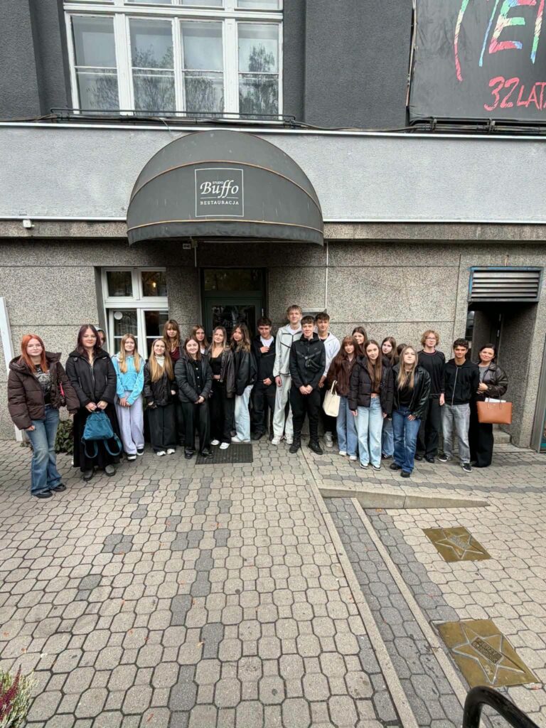 Wizyta w teatrze Buffo